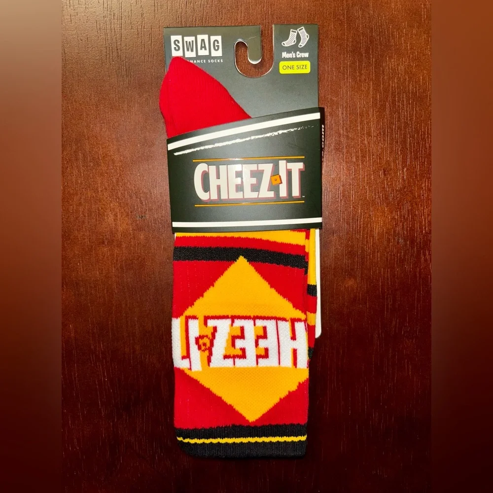 CHEEZ-IT SWAG CREW SOCKS NWT MEN’S SHOE SIZE 8-13